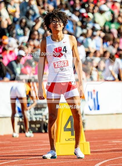 Thumbnail 1 in UIL 6A Boys Track & Field Finals photogallery.