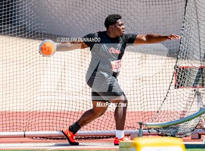 Thumbnail 3 in UIL 6A Boys Track & Field Finals photogallery.