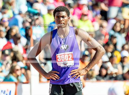 Thumbnail 3 in UIL 6A Boys Track & Field Finals photogallery.