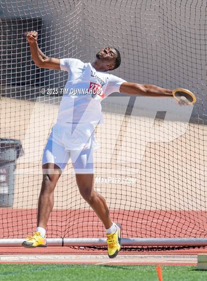 Thumbnail 1 in UIL 6A Boys Track & Field Finals photogallery.