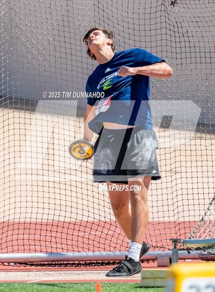 Thumbnail 3 in UIL 6A Boys Track & Field Finals photogallery.