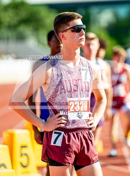 Thumbnail 3 in UIL 6A Boys Track & Field Finals photogallery.