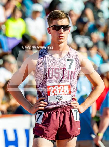 Thumbnail 2 in UIL 6A Boys Track & Field Finals photogallery.