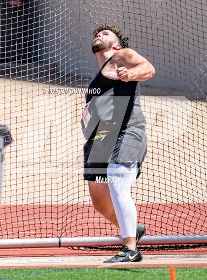 Thumbnail 3 in UIL 6A Boys Track & Field Finals photogallery.