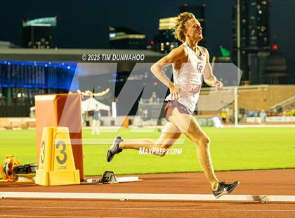 Thumbnail 2 in UIL 6A Boys Track & Field Finals photogallery.