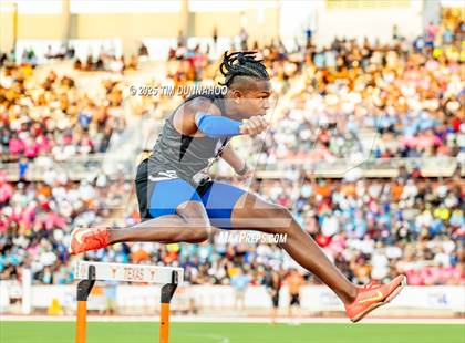 Thumbnail 1 in UIL 6A Boys Track & Field Finals photogallery.