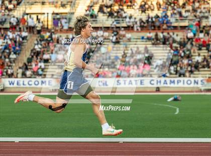 Thumbnail 3 in UIL 6A Boys Track & Field Finals photogallery.