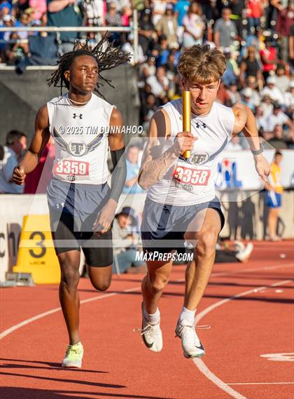 Thumbnail 3 in UIL 6A Boys Track & Field Finals photogallery.