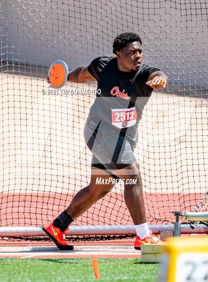 Thumbnail 1 in UIL 6A Boys Track & Field Finals photogallery.