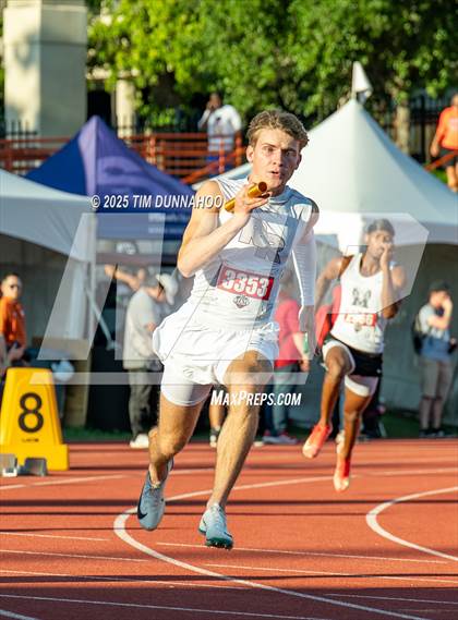 Thumbnail 3 in UIL 6A Boys Track & Field Finals photogallery.