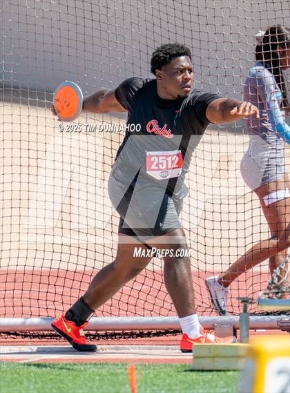 Thumbnail 1 in UIL 6A Boys Track & Field Finals photogallery.