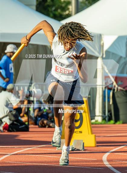 Thumbnail 1 in UIL 6A Boys Track & Field Finals photogallery.