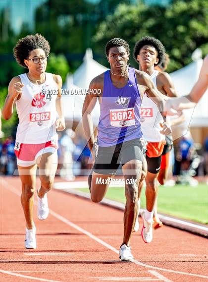 Thumbnail 2 in UIL 6A Boys Track & Field Finals photogallery.