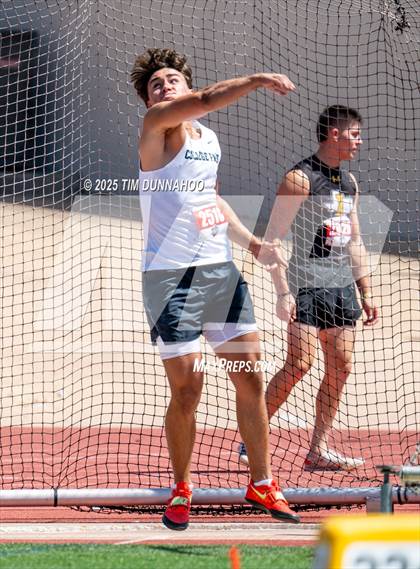 Thumbnail 3 in UIL 6A Boys Track & Field Finals photogallery.