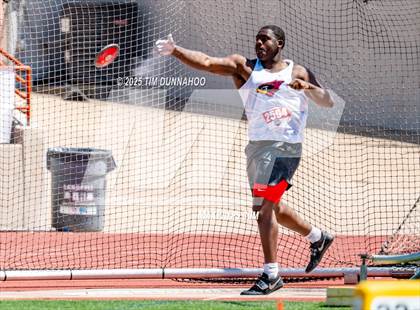 Thumbnail 2 in UIL 6A Boys Track & Field Finals photogallery.