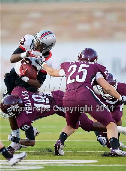 Thumbnail 1 in Union vs. Jenks photogallery.