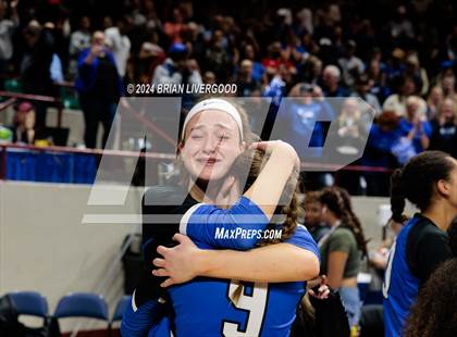 Thumbnail 3 in Platte Valley vs. Village (CHSAA 3A Final) photogallery.