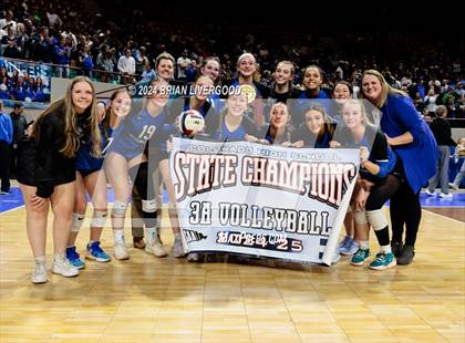 Thumbnail 1 in Platte Valley vs. Village (CHSAA 3A Final) photogallery.