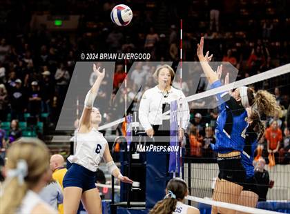Thumbnail 2 in Platte Valley vs. Village (CHSAA 3A Final) photogallery.