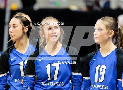 Thumbnail 2 in Platte Valley vs. Village (CHSAA 3A Final) photogallery.