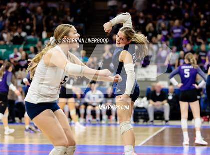 Thumbnail 3 in Platte Valley vs. Village (CHSAA 3A Final) photogallery.