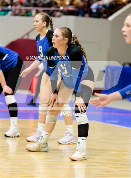 Thumbnail 2 in Platte Valley vs. Village (CHSAA 3A Final) photogallery.