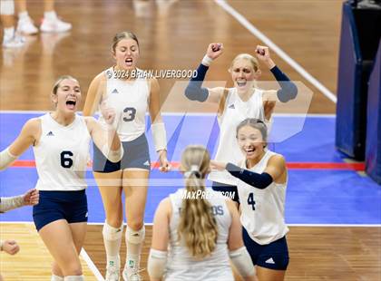 Thumbnail 2 in Platte Valley vs. Village (CHSAA 3A Final) photogallery.