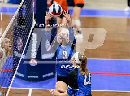 Thumbnail 2 in Platte Valley vs. Village (CHSAA 3A Final) photogallery.