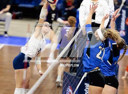 Thumbnail 1 in Platte Valley vs. Village (CHSAA 3A Final) photogallery.