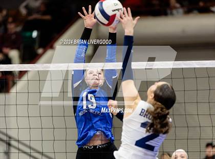 Thumbnail 3 in Platte Valley vs. Village (CHSAA 3A Final) photogallery.