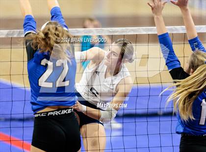 Thumbnail 3 in Platte Valley vs. Village (CHSAA 3A Final) photogallery.