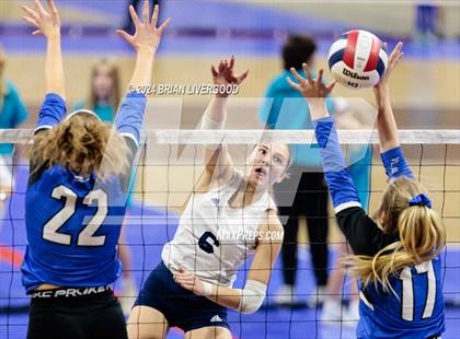 Thumbnail 1 in Platte Valley vs. Village (CHSAA 3A Final) photogallery.