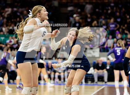 Thumbnail 2 in Platte Valley vs. Village (CHSAA 3A Final) photogallery.