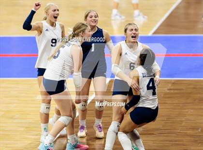 Thumbnail 1 in Platte Valley vs. Village (CHSAA 3A Final) photogallery.