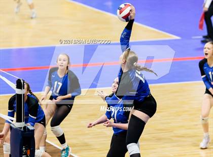 Thumbnail 1 in Platte Valley vs. Village (CHSAA 3A Final) photogallery.