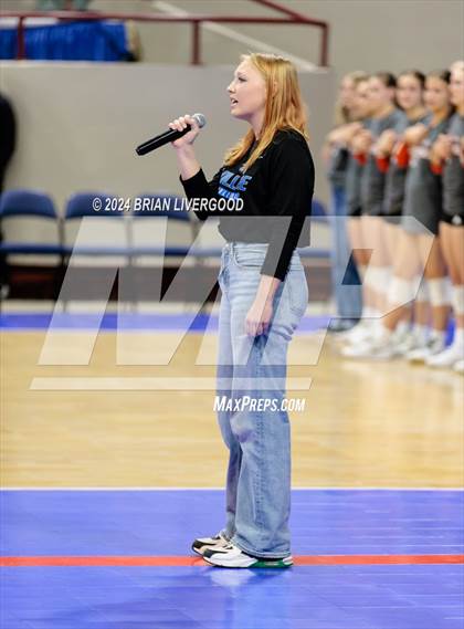 Thumbnail 2 in Platte Valley vs. Village (CHSAA 3A Final) photogallery.