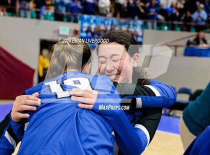 Thumbnail 2 in Platte Valley vs. Village (CHSAA 3A Final) photogallery.