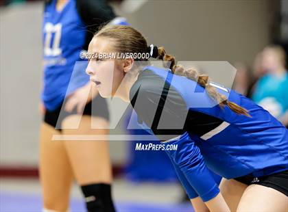 Thumbnail 3 in Platte Valley vs. Village (CHSAA 3A Final) photogallery.