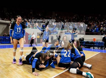 Thumbnail 2 in Platte Valley vs. Village (CHSAA 3A Final) photogallery.