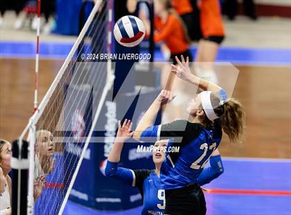 Thumbnail 1 in Platte Valley vs. Village (CHSAA 3A Final) photogallery.