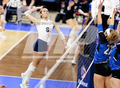 Thumbnail 2 in Platte Valley vs. Village (CHSAA 3A Final) photogallery.