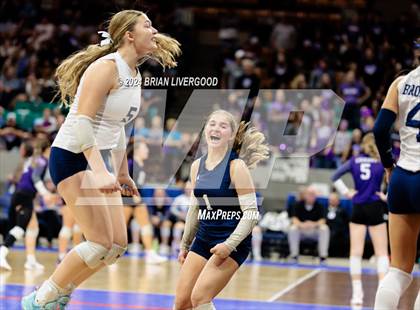 Thumbnail 1 in Platte Valley vs. Village (CHSAA 3A Final) photogallery.