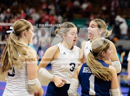 Thumbnail 1 in Platte Valley vs. Village (CHSAA 3A Final) photogallery.