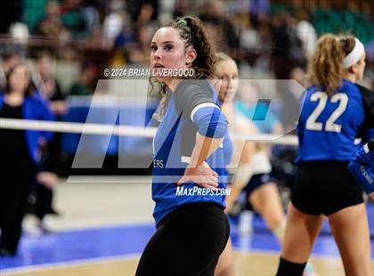 Thumbnail 2 in Platte Valley vs. Village (CHSAA 3A Final) photogallery.