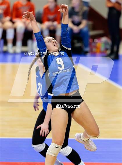 Thumbnail 1 in Platte Valley vs. Village (CHSAA 3A Final) photogallery.