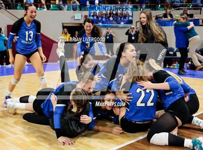 Thumbnail 1 in Platte Valley vs. Village (CHSAA 3A Final) photogallery.