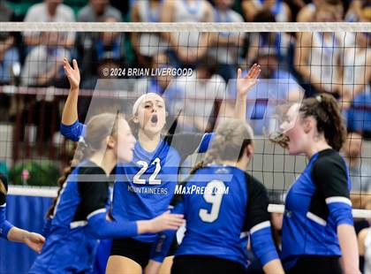 Thumbnail 3 in Platte Valley vs. Village (CHSAA 3A Final) photogallery.