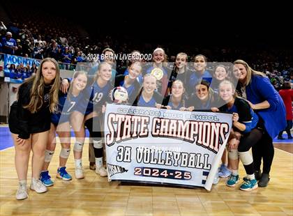 Thumbnail 2 in Platte Valley vs. Village (CHSAA 3A Final) photogallery.