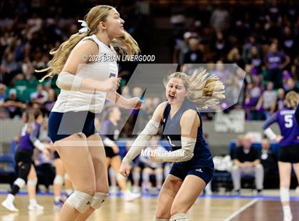 Thumbnail 3 in Platte Valley vs. Village (CHSAA 3A Final) photogallery.