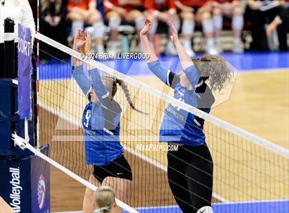 Thumbnail 1 in Platte Valley vs. Village (CHSAA 3A Final) photogallery.